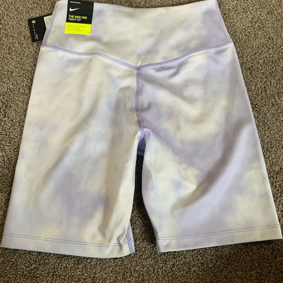 🆕 Women’s Nike DRI-FIT biker shorts - Picture 2 of 6